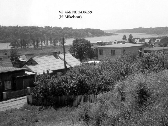 Maakond: Viljandimaa Veekogu nimi: Viljandi järv Pildistamise aeg: 24. juuni 1959 Pildistaja: N. Mikelsaar Pildistamise koht: N kaldalt Asimuut: SW