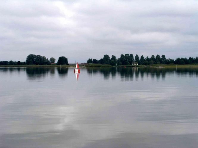 Maakond: Viljandimaa Veekogu nimi: Võrtsjärv Pildistamise aeg: 27. august 2004 Pildistaja: H. Timm Pildistamise koht: teadmata Asimuut: