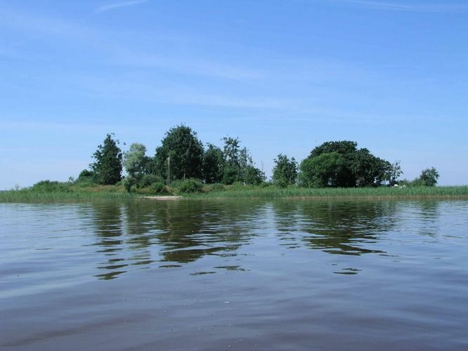 Maakond: Viljandimaa Veekogu nimi: Võrtsjärv Pildistamise aeg: 10. juuli 2005 Pildistaja: H. Timm Pildistamise koht: Tondisaar Asimuut: