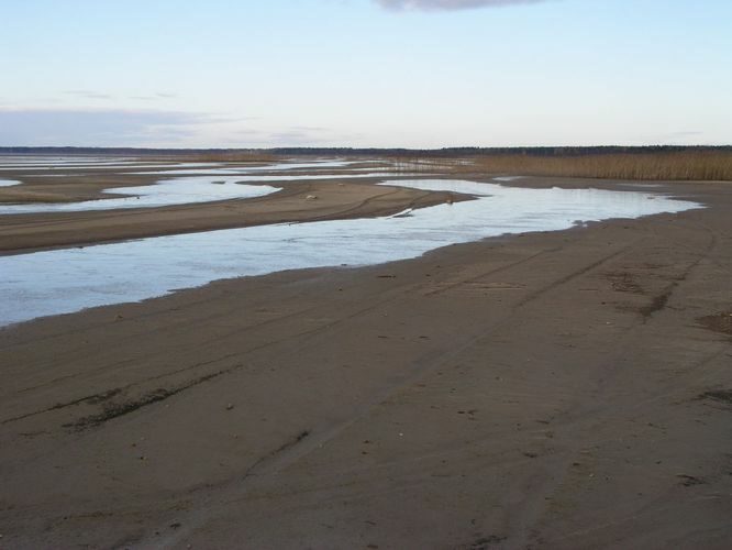 Maakond: Viljandimaa Veekogu nimi: Võrtsjärv Pildistamise aeg: 29. oktoober 2006 Pildistaja: H. Timm Pildistamise koht: Rannu-Jõesuu Asimuut: