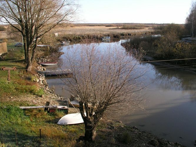 Maakond: Viljandimaa Veekogu nimi: Võrtsjärv Pildistamise aeg: 29. oktoober 2006 Pildistaja: H. Timm Pildistamise koht: Rannu-Jõesuu Asimuut: