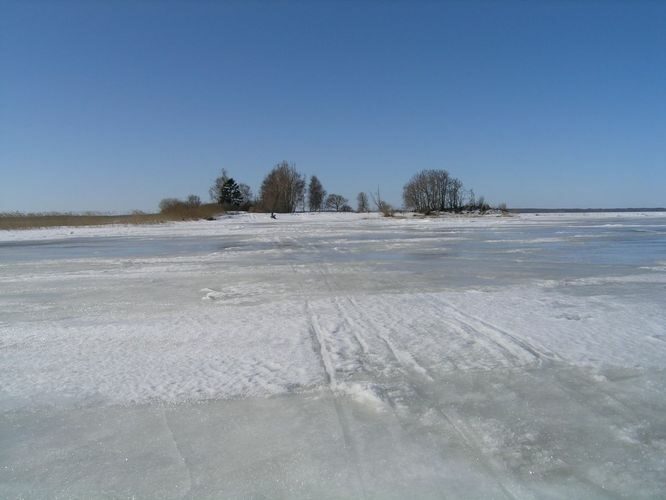 Maakond: Viljandimaa Veekogu nimi: Võrtsjärv Pildistamise aeg: märts 2012 Pildistaja: H. Timm Pildistamise koht: Tondisaar Asimuut: