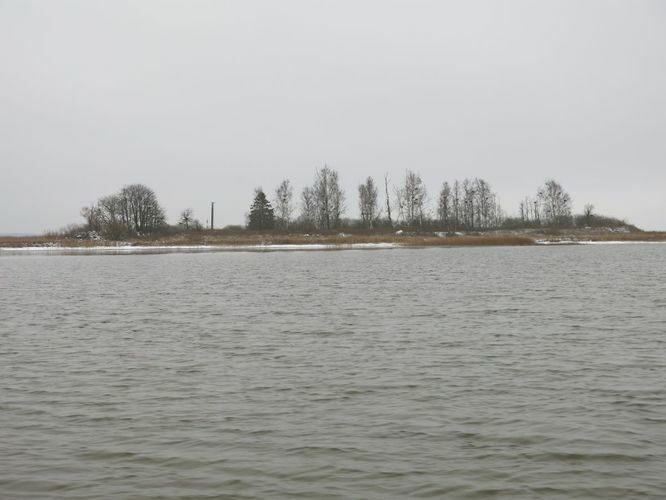 Maakond: Viljandimaa Veekogu nimi: Võrtsjärv Pildistamise aeg: 26. november 2014 Pildistaja: H. Timm Pildistamise koht: Tondisaar Asimuut: