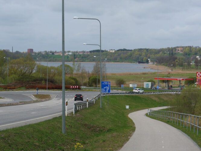 Maakond: Viljandimaa Veekogu nimi: Viljandi järv Pildistamise aeg: 14. mai 2022 Pildistaja: H. Timm Pildistamise koht: teadmata Asimuut: SW Veekogude registri viide: https://register.keskkonnaportaal.ee/register/body-of-water/8378307