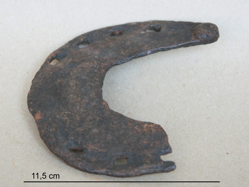 Keskaja raud. Middle ages shoe front claks. OR-253