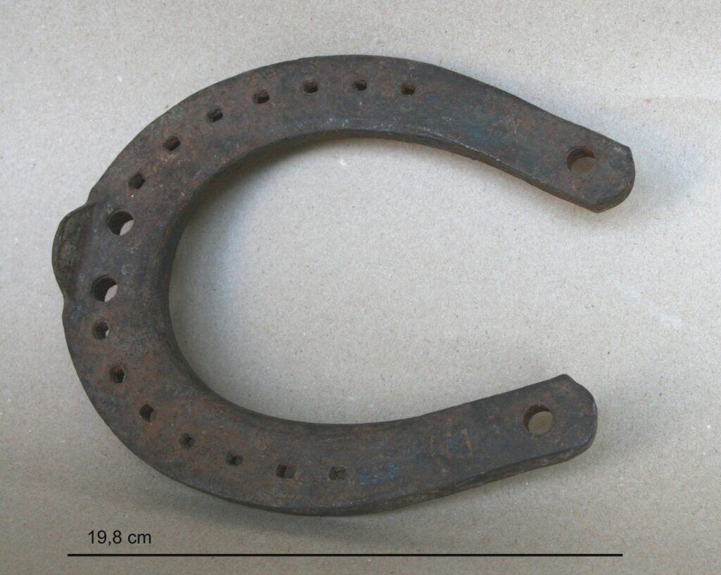 Saksa raud eeskabjale. German forehoof horseshoe. OR-329