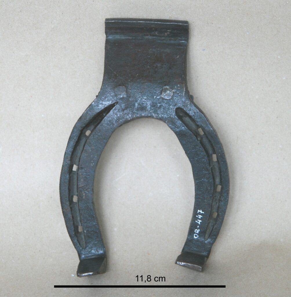 Nokkraud tagakabjale. Shoe with prominent beak for hindhoof. OR-447