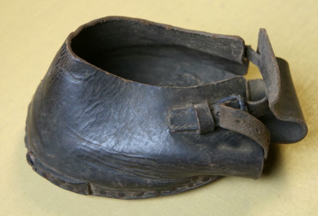 Kabjasuss, hoof slipper. OR-72